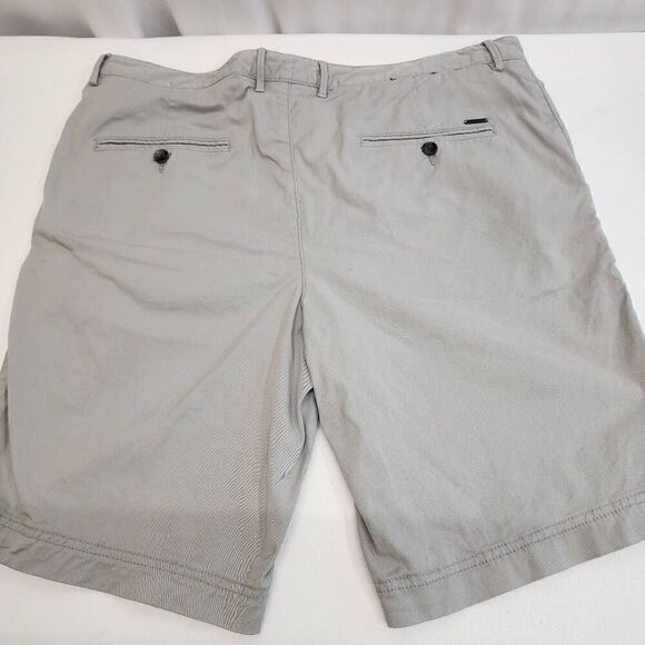 Hugo Boss Size 36 Flat Front Chino Grey Shorts Men's O10 - Picture 2 of 8